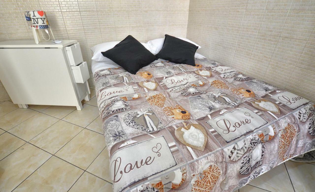 Casa Serena Napoli Esterno foto