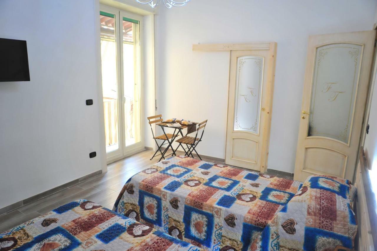 Casa Serena Napoli Esterno foto